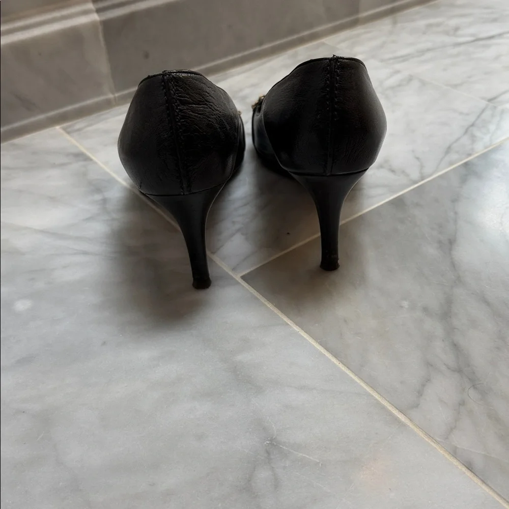 Gucci Elegant Black Leather Women's Shoes - Picture 3 of 5